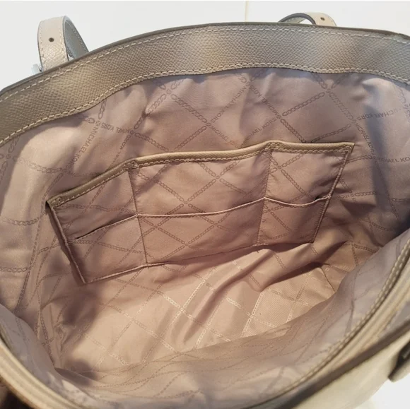 Michael Kors Jet Set East West tote bag - Picture 9 of 11